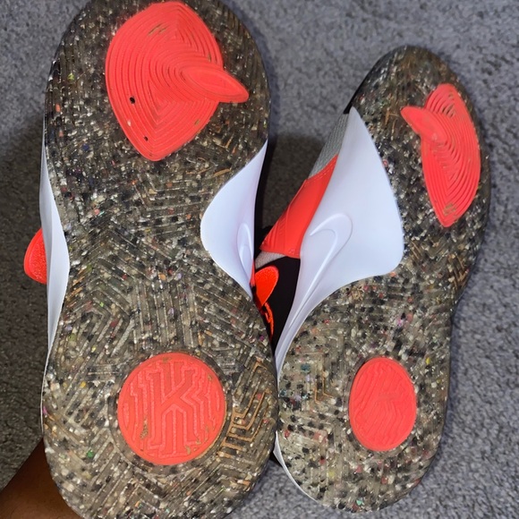 COPY - Kyrie Flytrap 3 GS - Picture 5 of 5